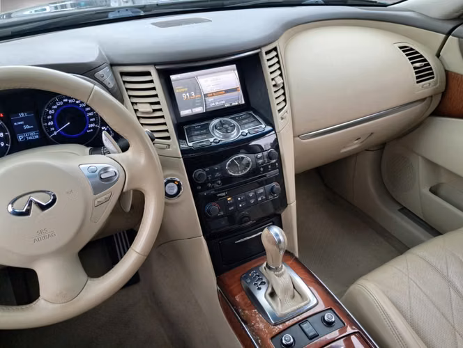 INFINITI QX70 3.7 AUT 2015