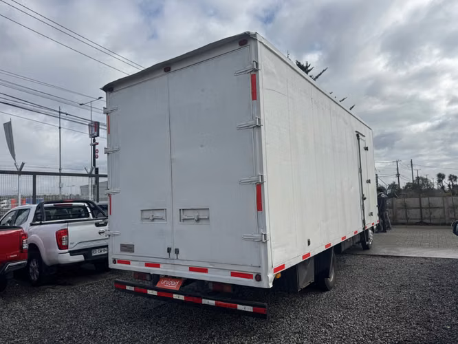 MITSUBISHI FUSO CANTER 2016