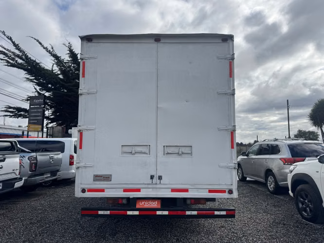 MITSUBISHI FUSO CANTER 2016