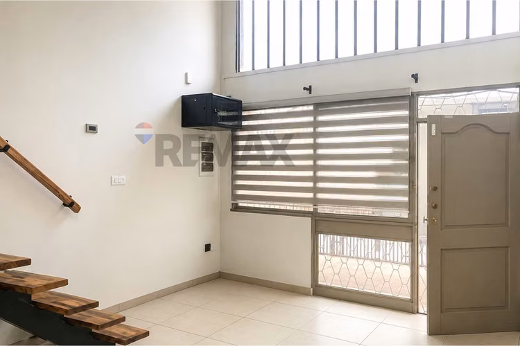 Excelente oficina a pasos del metro trinidad - Imagen 4
