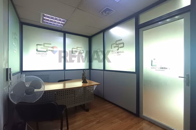 Oficina en arriendo! (metro santa lucia) - Imagen 2