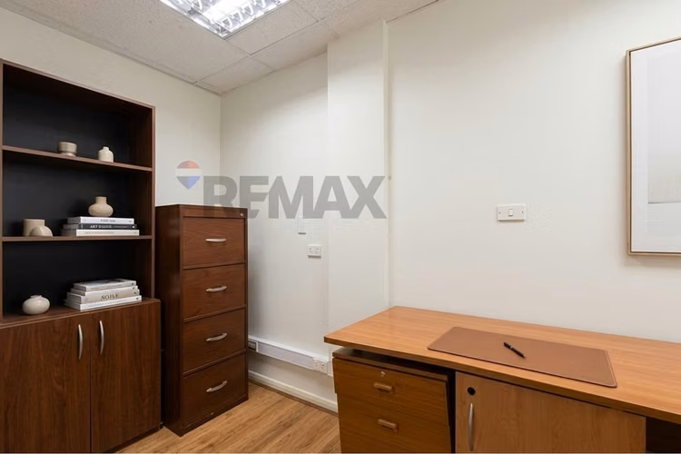 Oficina en arriendo! (metro santa lucia) - Imagen 6