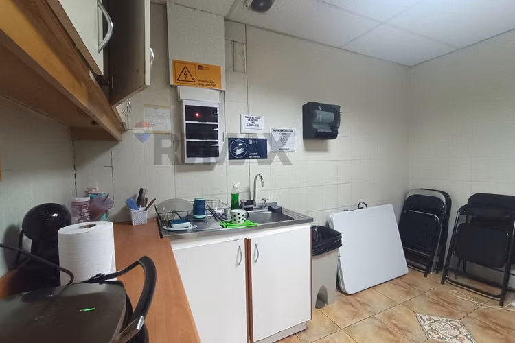 Oficina en arriendo! (metro santa lucia) - Imagen 10