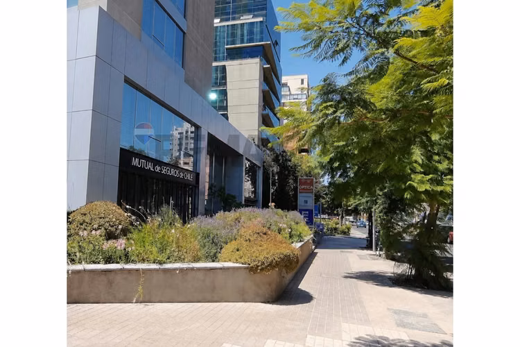 Oficina en arriendo – excelente ubicación - Imagen 8