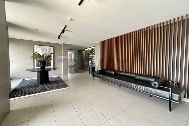 Amplio y luminoso! 3 dorm + servicios, nororiente - Imagen 34