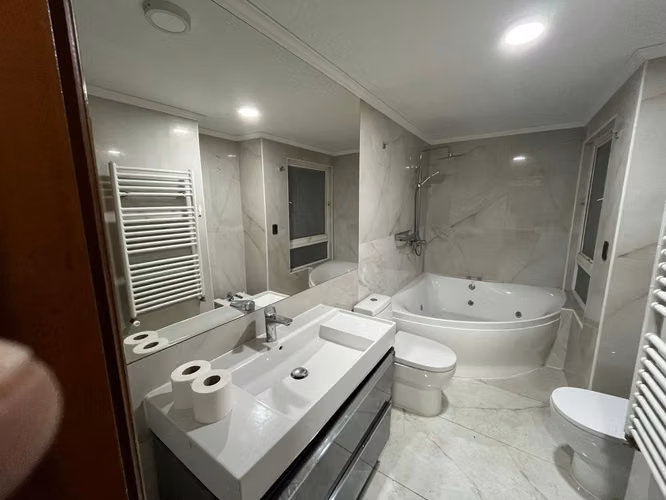 ARRIENDO DPTO DE 4 DORMITORIOS Y TRES BAÑOS EN BARRIO INGLES - Imagen 19
