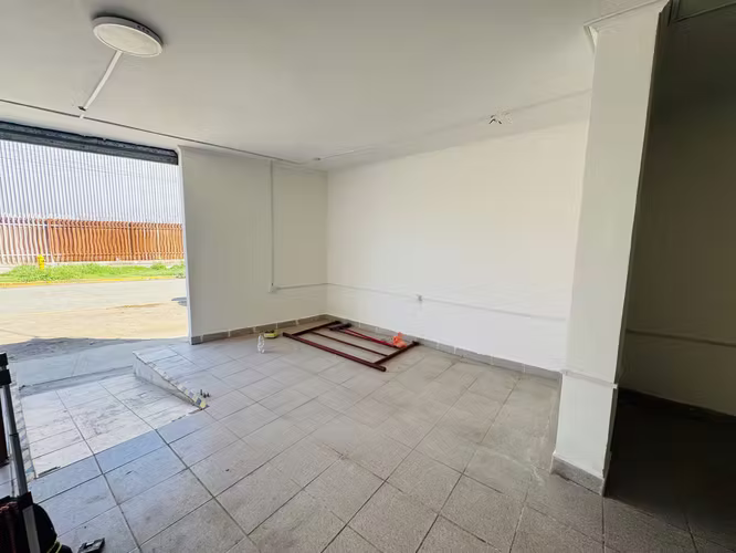 LOCALES COMERCIALES CON EXELENTE UBICACION EN AV SAN PABLO