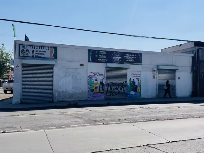 LOCALES COMERCIALES CON EXELENTE UBICACION EN AV SAN PABLO