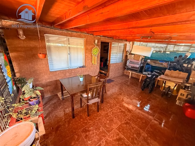 Casa con local comercial Gran terreno Metrotren maestranza - Imagen 4
