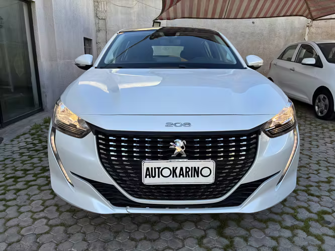 AUTOMOVIL PEUGEOT 208 PURETECH 75 MT 1.2 AÑO 2023 Km 40260