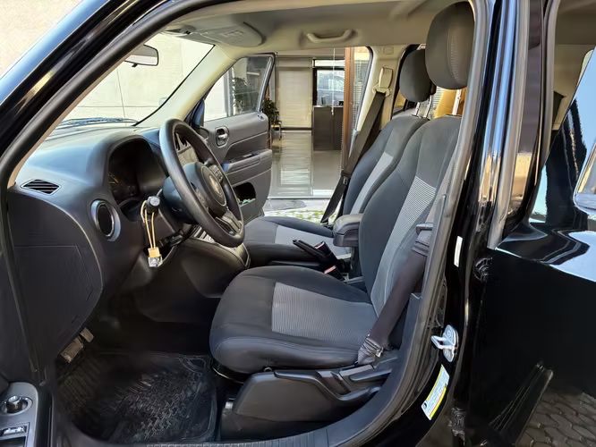 STATION WAGON JEEP PATRIOT SPORT 2.4 AUT AÑO 2015 Km 133237 - Imagen 4