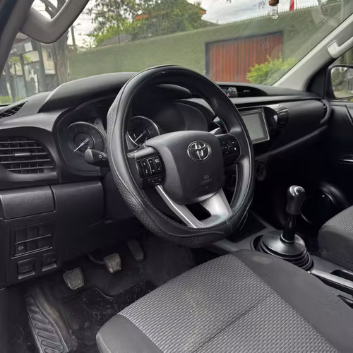 TOYOTA HILUX 2023 4X2 - Imagen 8