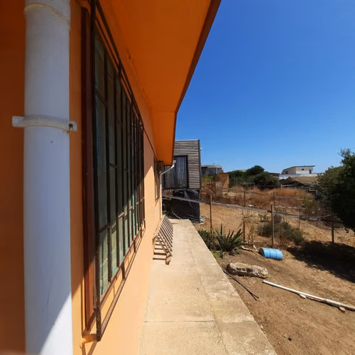 Casa, mas 1 cabaña en terreno de 900 mtrs2 en San Sebastian