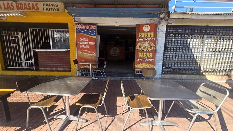 VENTA LOCAL COMERCIAL FUNCIONANDO EN PLENA AVENIDA GABRIELA - Imagen 2
