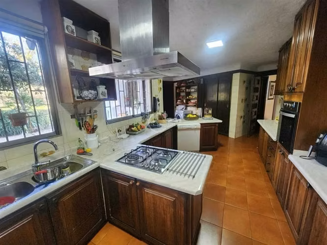 Espectacular residencia , apta embajadas. - Imagen 11