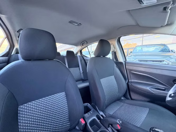 Nissan Versa SENSE 1.6 MT 4X2 2025 - Imagen 13