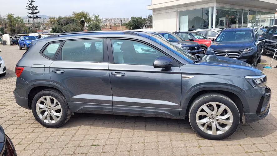 Volkswagen TAOS TSI 4X2 1.4 FULL AUT. 1.4 • 4x2 • Automática • 2023 - Imagen 4