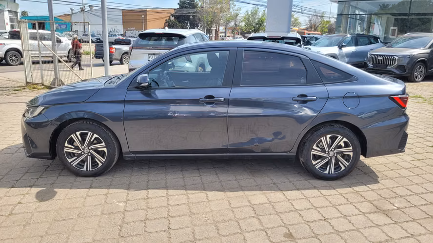 Toyota YARIS CVT FULL 1.5 1.5 • 4x2 • Automática • 2023