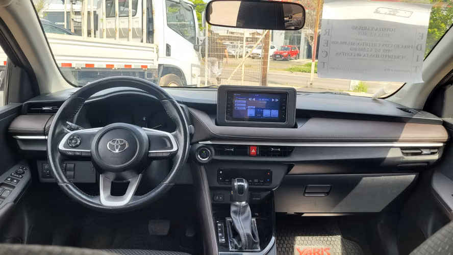 Toyota YARIS CVT FULL 1.5 1.5 • 4x2 • Automática • 2023