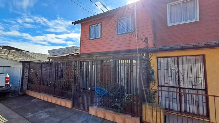 Casa 2 pisos Juan Pablo II, Lorenzo Arenas, Concepción