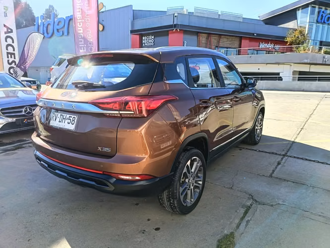 Baic X35 1.5 ELITE 4X2 MT 5P. - Imagen 6