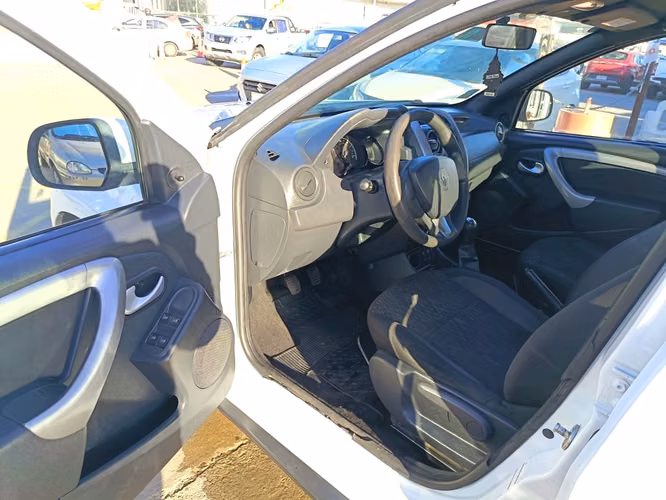 Renault Oroch 1.6 ZEN 4X2 DOB. CAB. CONNECT 6MT 4P. - Imagen 9