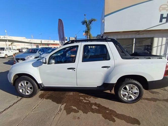 Renault Oroch 1.6 ZEN 4X2 DOB. CAB. CONNECT 6MT 4P. - Imagen 11