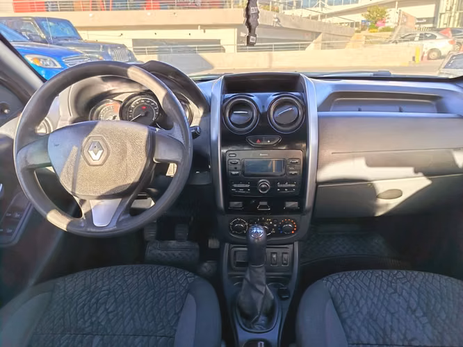 Renault Oroch 1.6 ZEN 4X2 DOB. CAB. CONNECT 6MT 4P. - Imagen 5