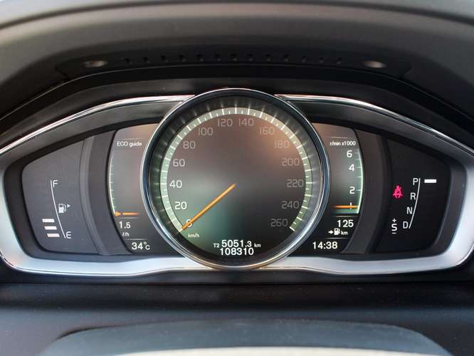 VOLVO XC60 T5 2.0 AWD 2017