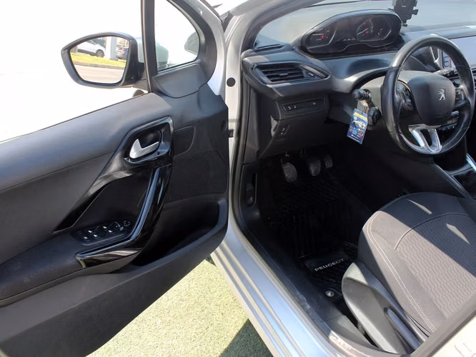 PEUGEOT 208 1.2 ACTIVE PURETECH 4X2 MT 5P 2018 - Imagen 17