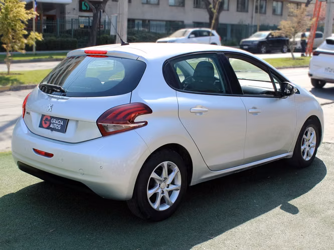PEUGEOT 208 1.2 ACTIVE PURETECH 4X2 MT 5P 2018 - Imagen 4