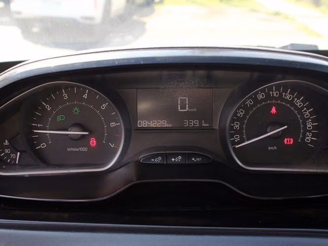PEUGEOT 208 1.2 ACTIVE PURETECH 4X2 MT 5P 2018 - Imagen 12