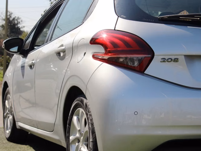 PEUGEOT 208 1.2 ACTIVE PURETECH 4X2 MT 5P 2018 - Imagen 7