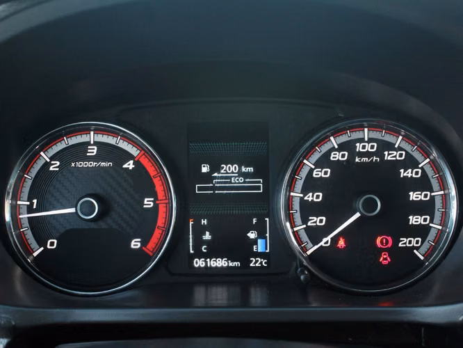 MITSUBISHI L200 WORK CR 4X2 2024 - Imagen 11