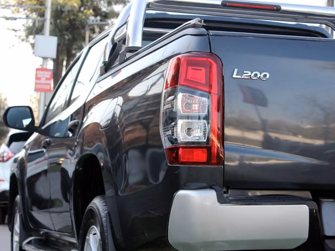 MITSUBISHI L200 WORK CR 4X2 2024 - Imagen 7