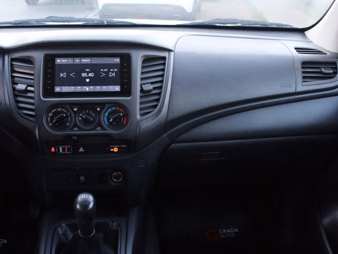 MITSUBISHI L200 WORK CR 4X2 2024 - Imagen 12
