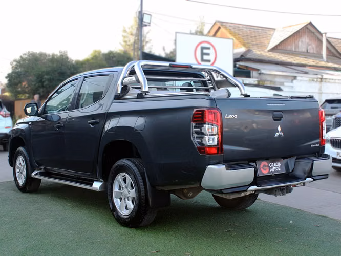 MITSUBISHI L200 WORK CR 4X2 2024 - Imagen 6
