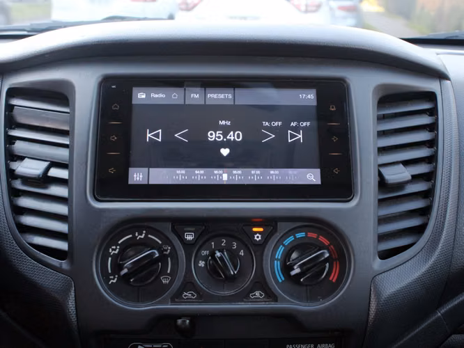 MITSUBISHI L200 WORK CR 4X2 2024 - Imagen 13
