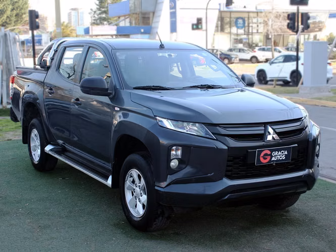 MITSUBISHI L200 WORK CR 4X2 2024 - Imagen 3
