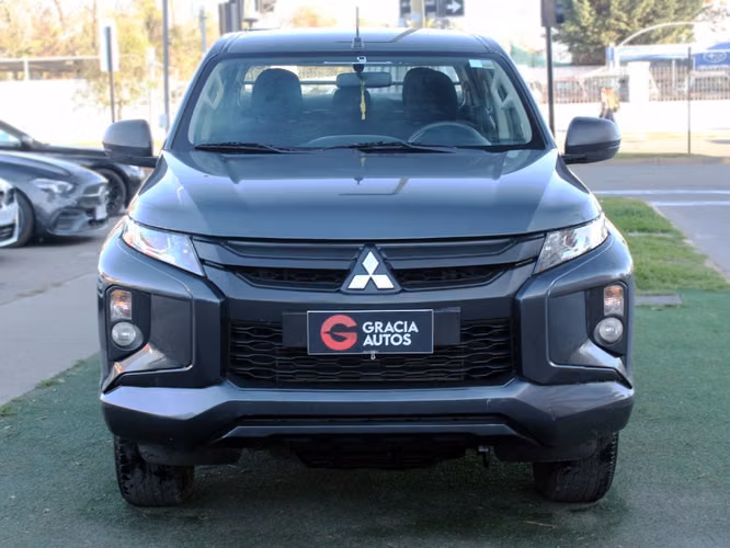 MITSUBISHI L200 WORK CR 4X2 2024 - Imagen 2