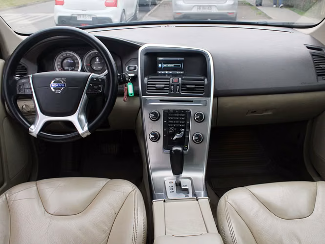 VOLVO XC60 2.0 T5 PLUS 4X2 AT 5P 2013 - Imagen 9