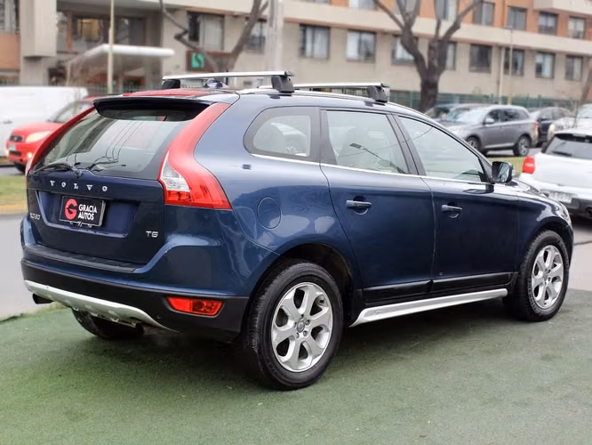 VOLVO XC60 2.0 T5 PLUS 4X2 AT 5P 2013 - Imagen 4