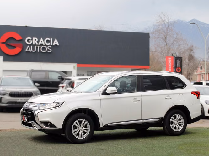 MITSUBISHI OUTLANDER 2.0 4X2 AT 2021