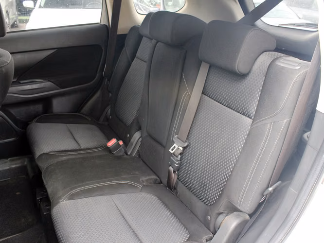 MITSUBISHI OUTLANDER 2.0 4X2 AT 2021 - Imagen 19
