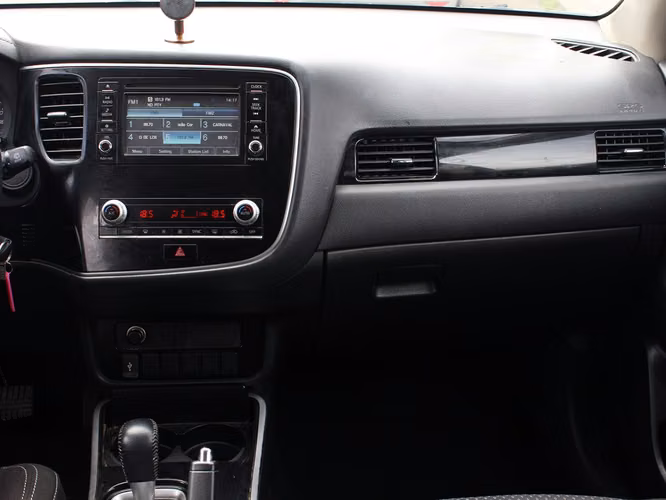 MITSUBISHI OUTLANDER 2.0 4X2 AT 2021 - Imagen 12