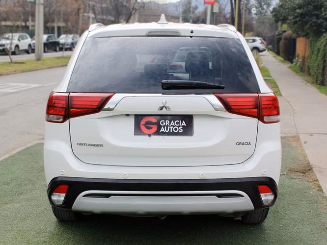 MITSUBISHI OUTLANDER 2.0 4X2 AT 2021 - Imagen 5
