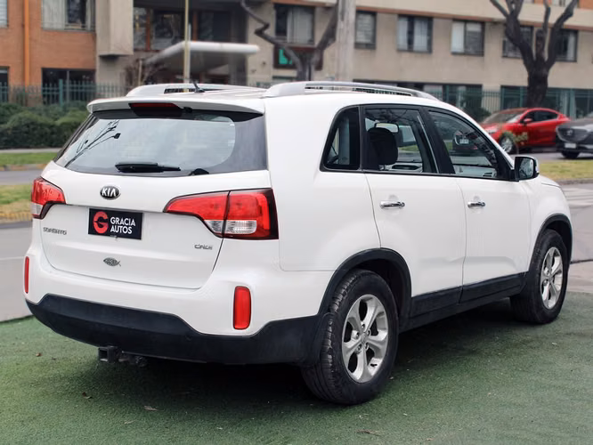 KIA SORENTO 2.2 EX DIESEL 4X2 7PAS 6MT 5P 2014 - Imagen 4