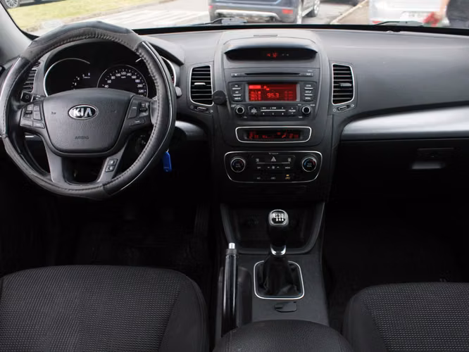 KIA SORENTO 2.2 EX DIESEL 4X2 7PAS 6MT 5P 2014 - Imagen 9