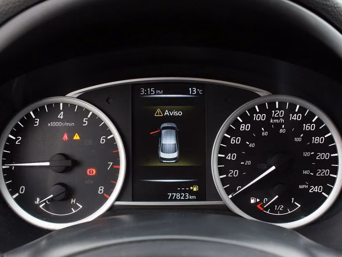 NISSAN SENTRA 1.8 MT ADVANCE 2021 - Imagen 11