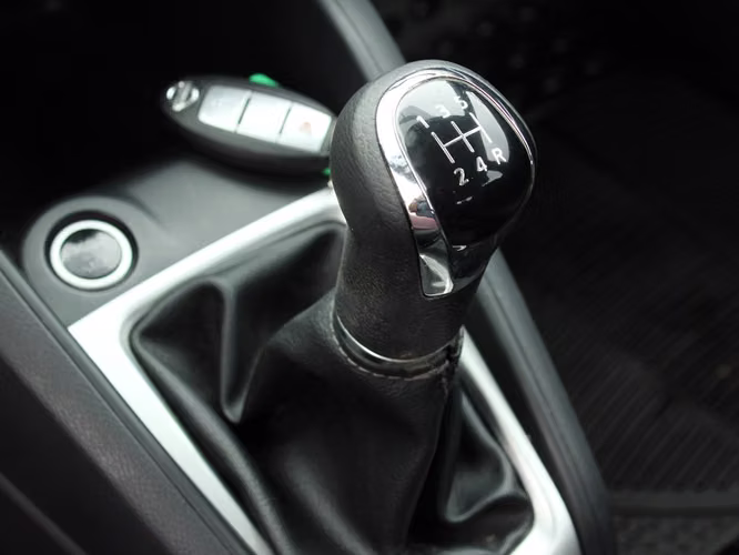 NISSAN KICKS SENSE MT 2020 - Imagen 15